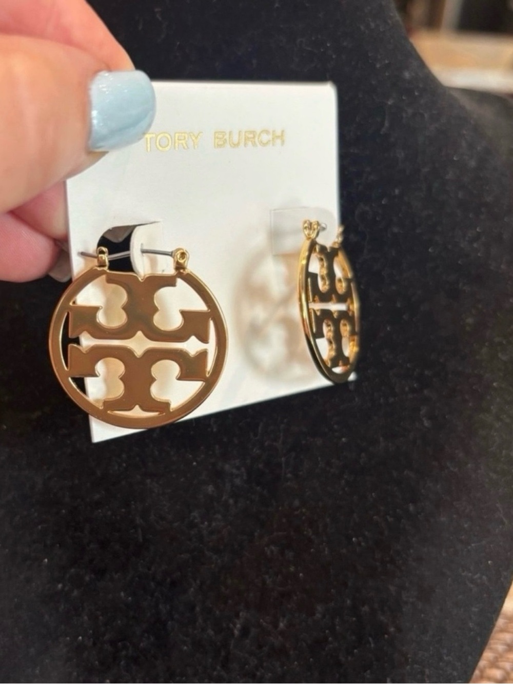 Tory Burch Gold Openwork Logo Drop Earrings - Picture 3 of 4